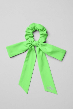 Alo Yoga USA Love Knots Tie Scrunchie Green Glow | 3841057-AX