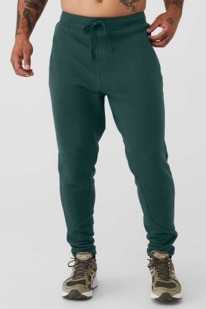 Alo Yoga USA The Triumph Midnight Green | 3918572-DR