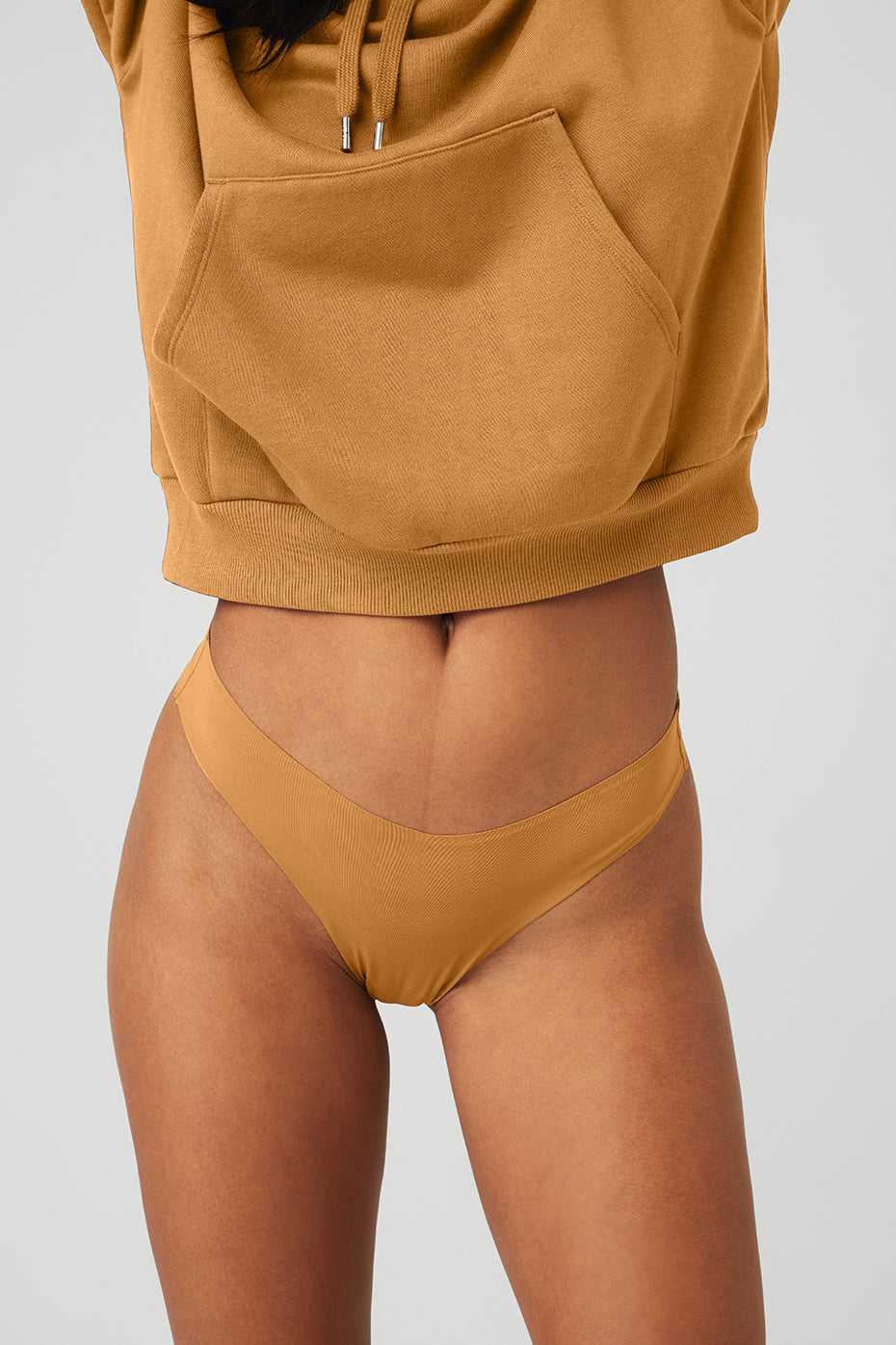 Alo Yoga USA Airbrush Invisible Thong Toffee | 8527643-PC