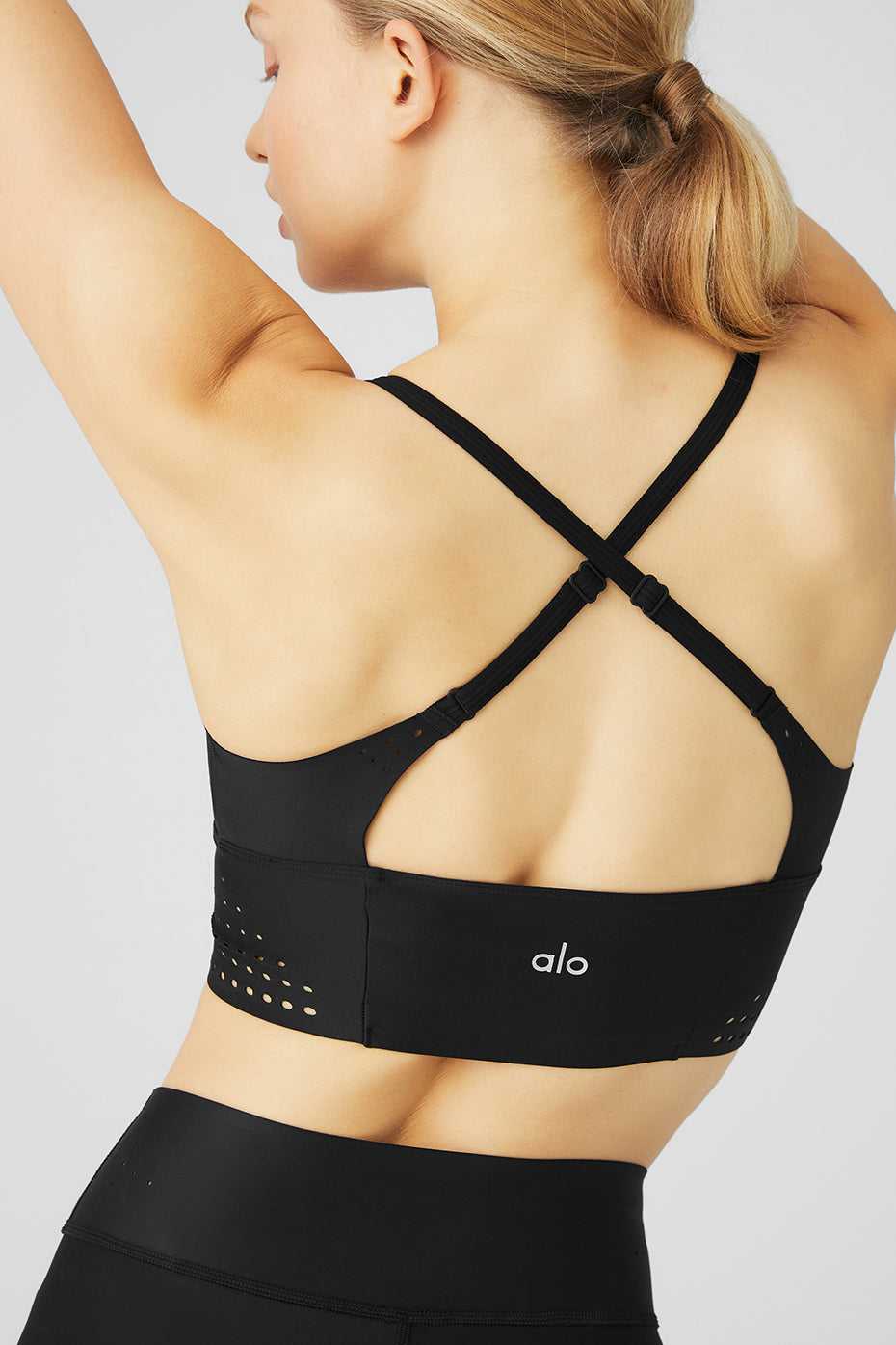 Alo Yoga USA Airlift Laser Cut Speedy Black | 8041573-MB