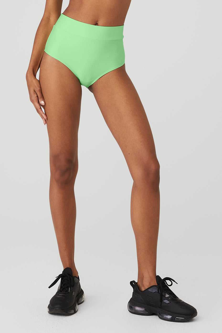 Alo Yoga USA Airlift Record-Breaker Boyshort Ultramint | 2635749-HY