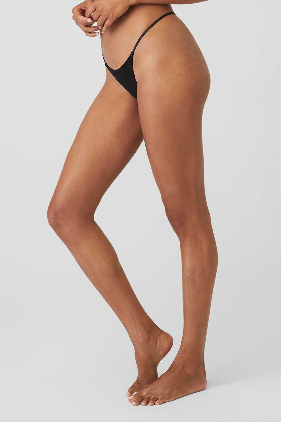 Alo Yoga USA Airmesh Venus Thong Black | 5971403-WT