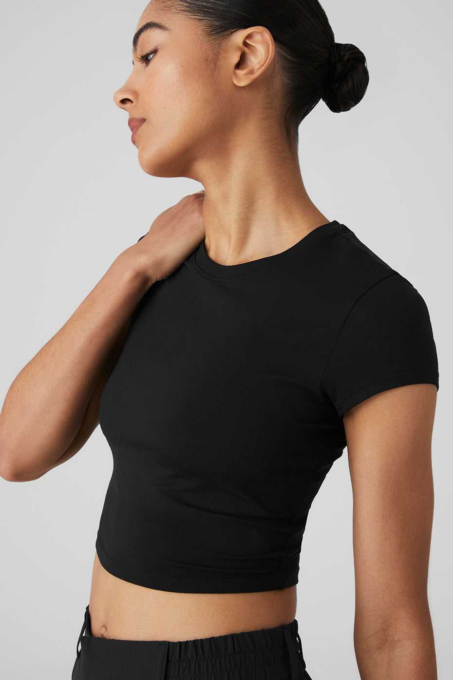 Alo Yoga USA Alosoft Crop Finesse Black | 7021943-ED