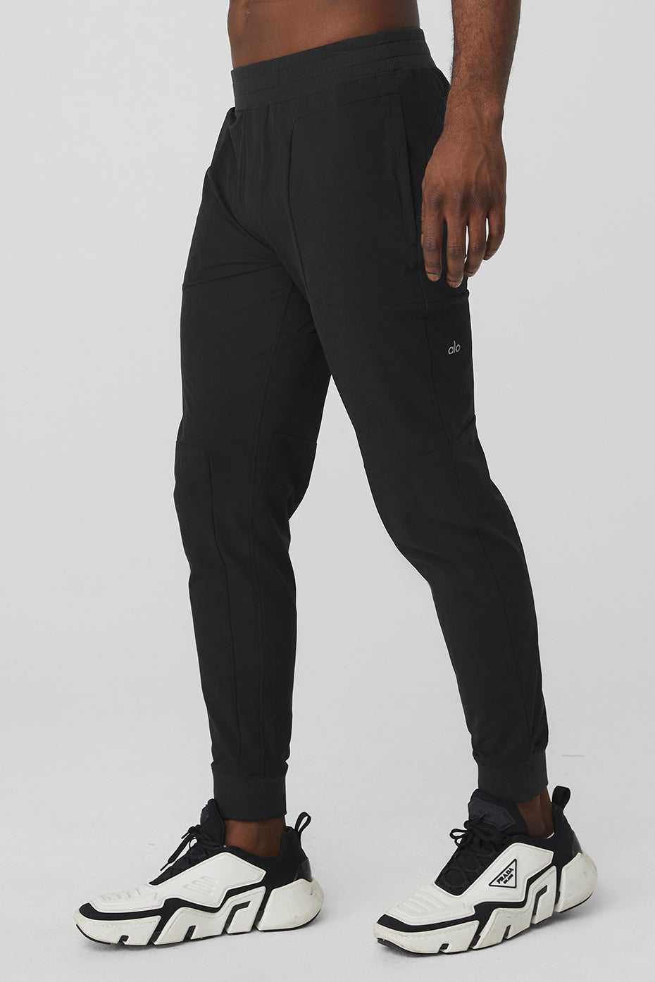 Alo Yoga USA Co-Op Black | 1028496-CT