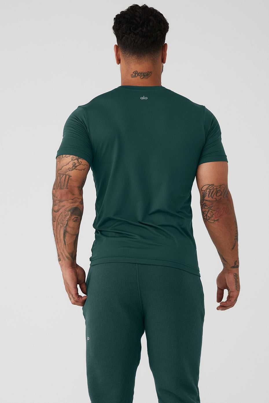 Alo Yoga USA Conquer Reform Crewneck Midnight Green | 0169573-AV