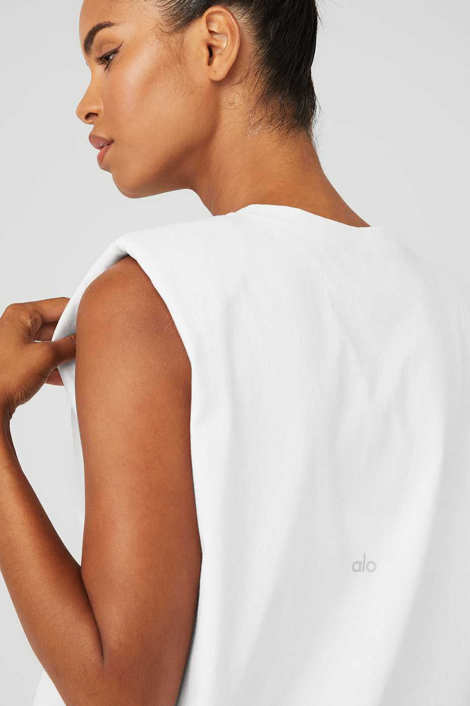 Alo Yoga USA Headliner Shoulder Pad Sleeveless Tee White | 6741098-WJ