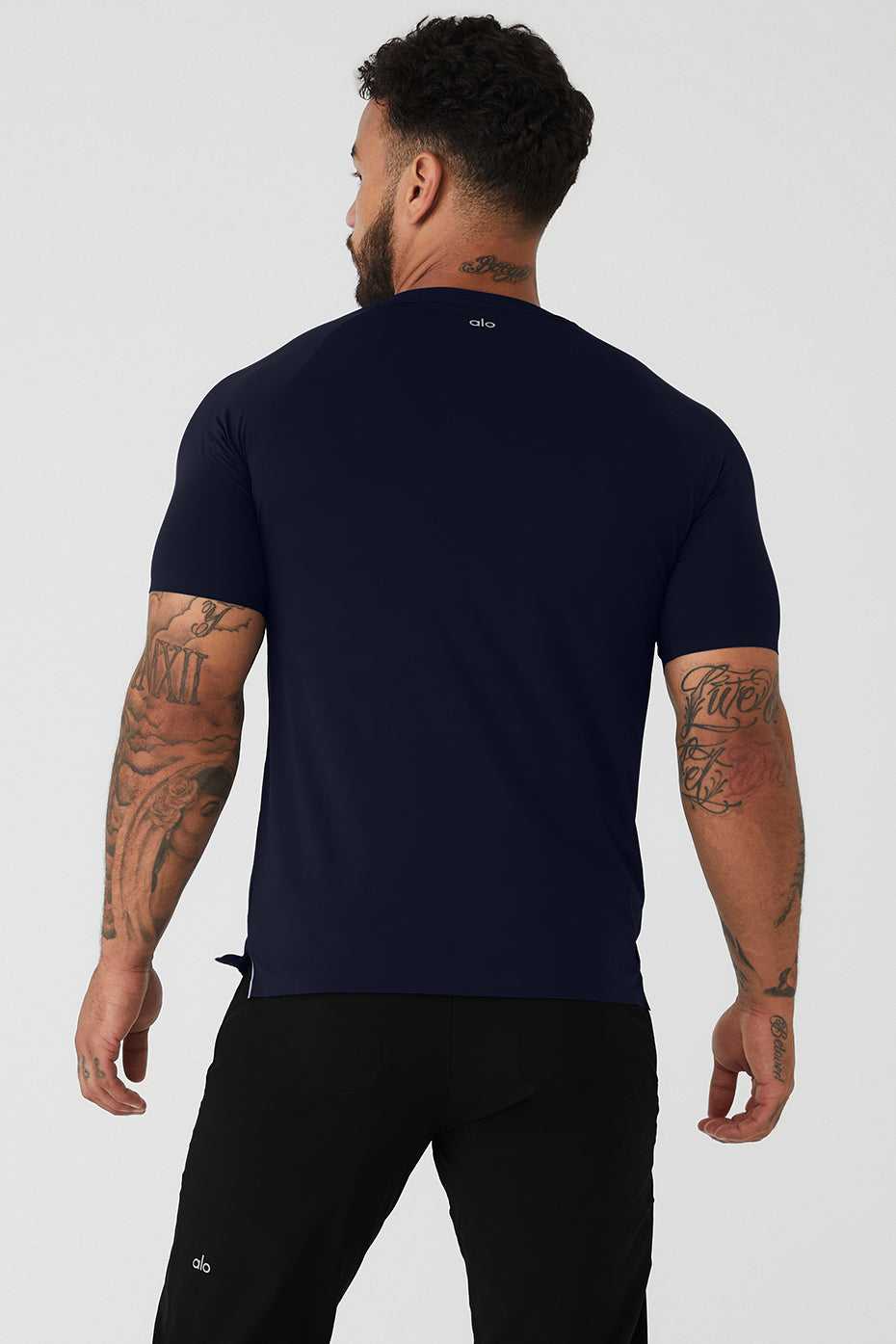 Alo Yoga USA Idol Performance Tee Navy | 8041652-YC