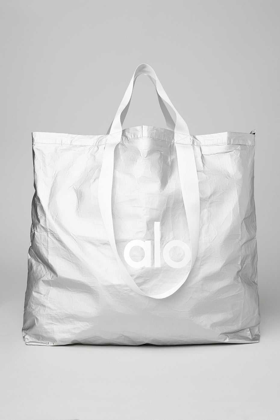 Alo Yoga USA Keep It Dry Packable Tote Silver | 5682031-EJ