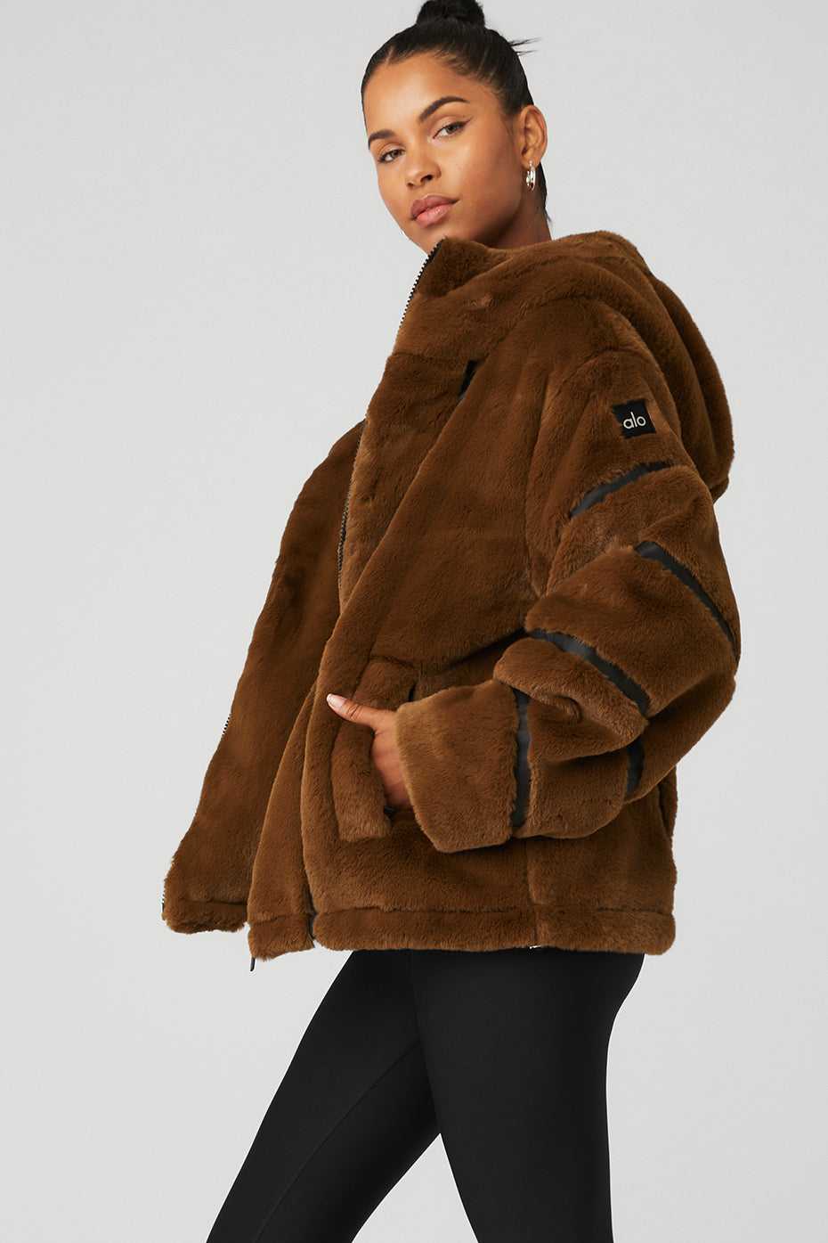 Alo Yoga USA Knock Out Faux Fur Chocolate | 0175968-WX