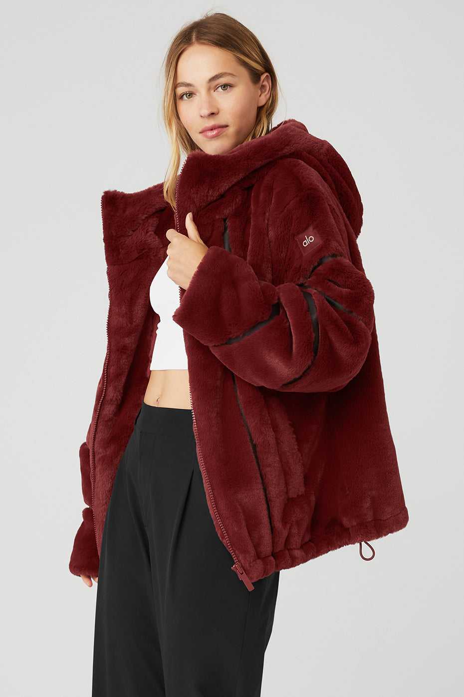 Alo Yoga USA Knock Out Faux Fur Cranberry | 1593627-YD