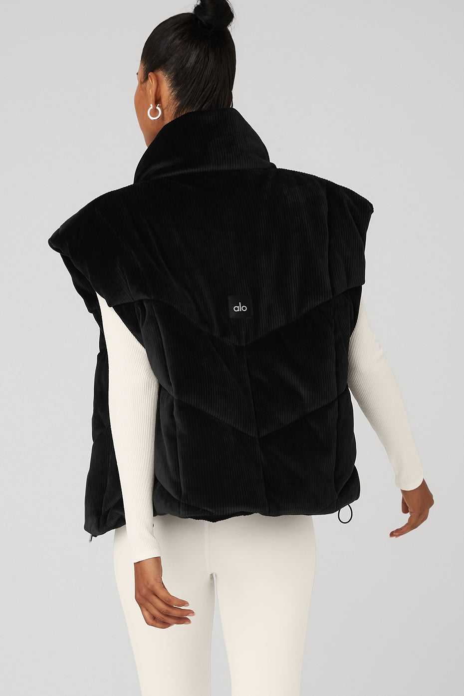 Alo Yoga USA Ribbed Velour Mountain Side Puffer Black | 0149783-OZ