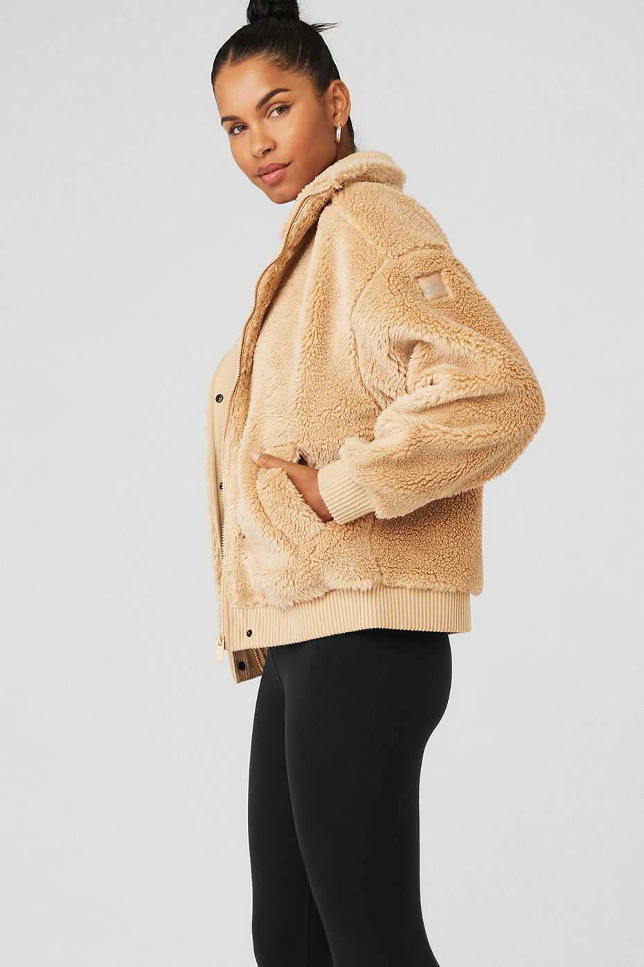 Alo Yoga USA Sherpa Varsity Camel | 3240617-HR