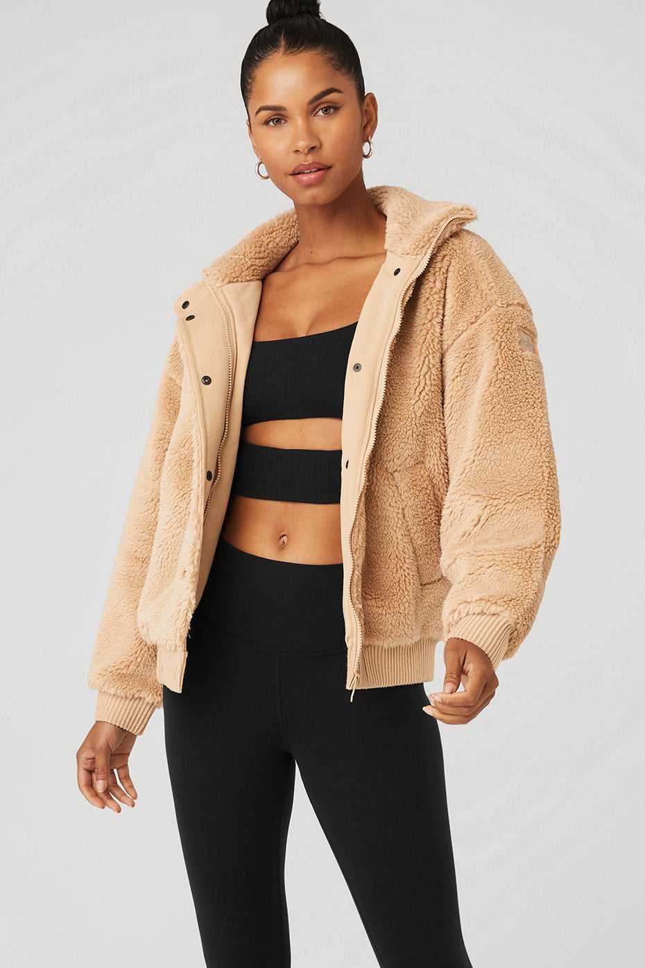 Alo Yoga USA Sherpa Varsity Camel | 3240617-HR