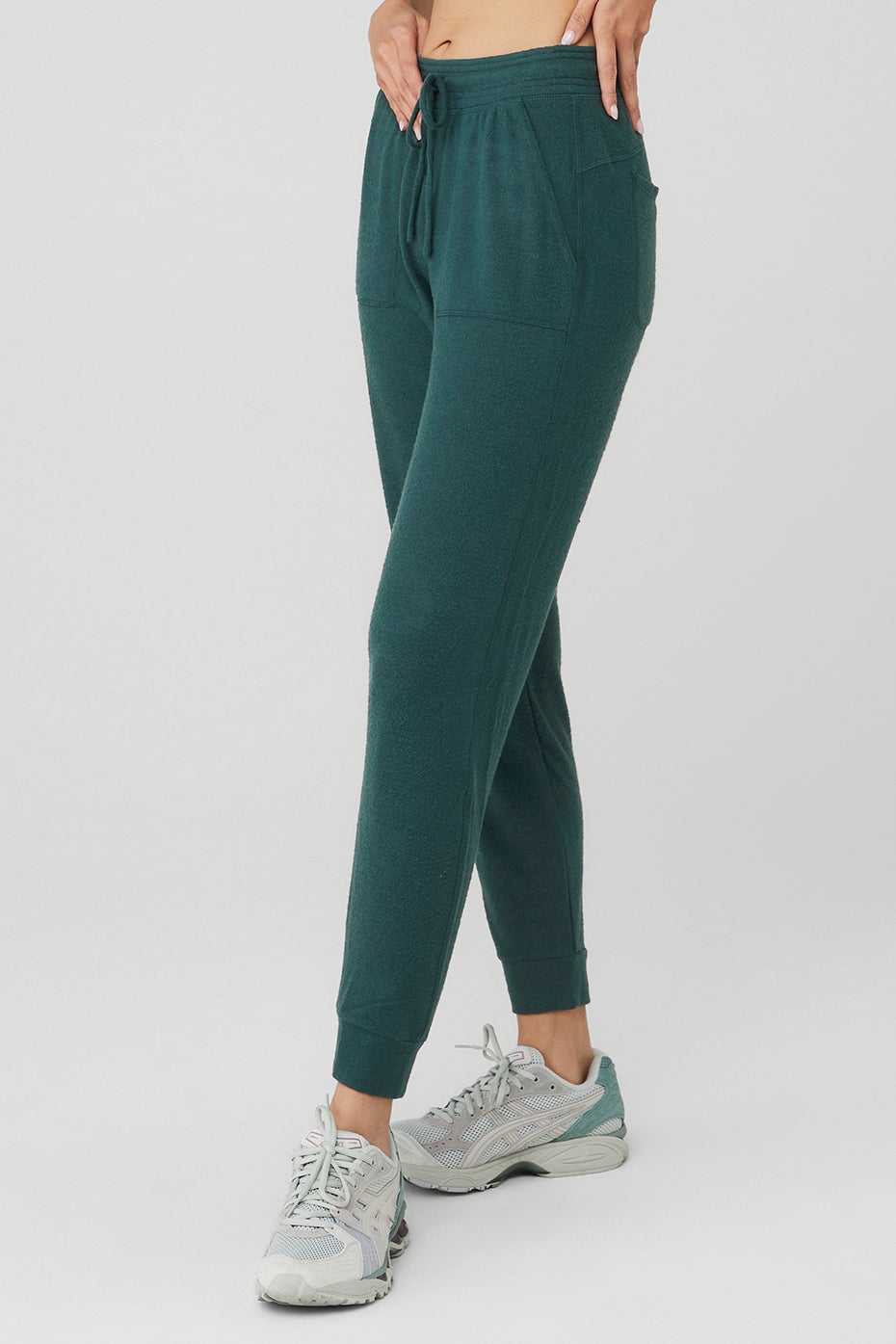 Alo Yoga USA Soho Midnight Green | 1025486-GP